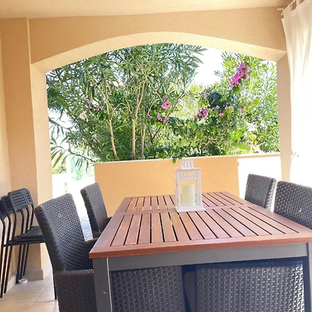 Vito Apartman Mandre