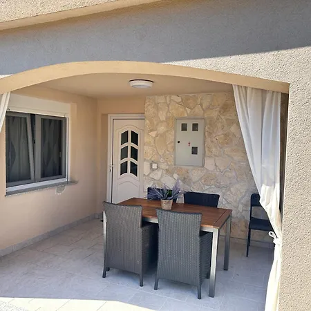 Vito Apartment Mandre